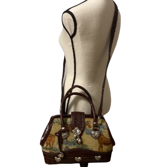 Vintage grained Leather bag with tapestry embroidered front - Picture 11 of 13